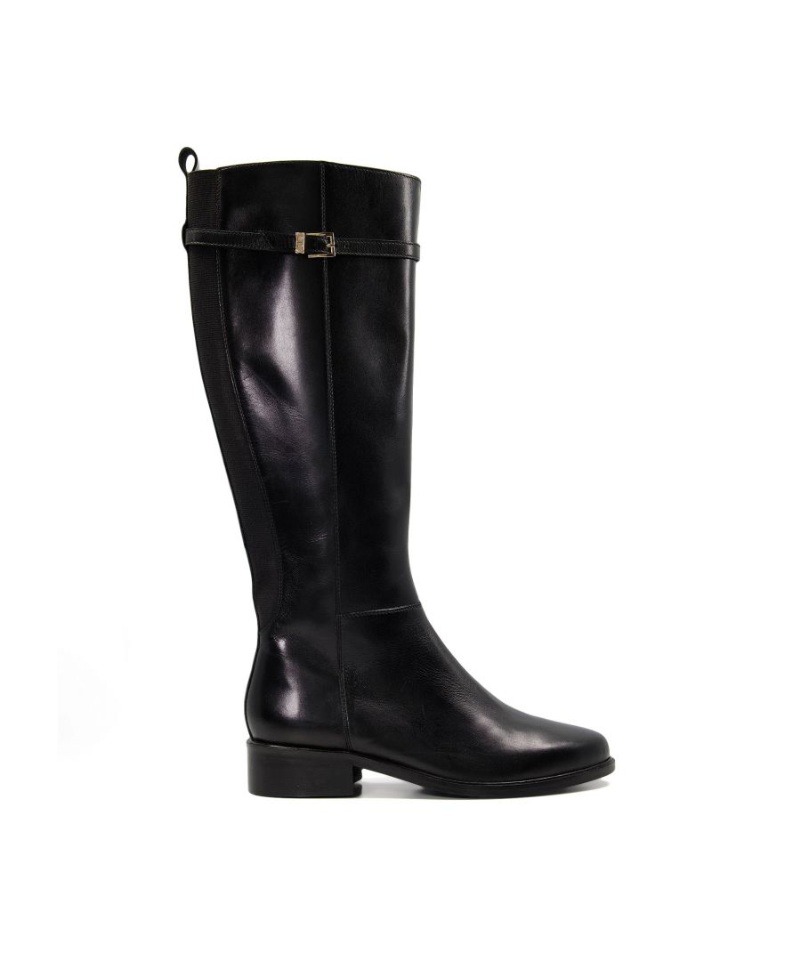 Elevate your everyday shoe collection with our timeless Toppa knee-high boots. Crafted in-house with smooth and luxurious leather, we're drawn to the understated look of the metal-buckle strap at the top. Complete with a side-zip, the elasticated bac