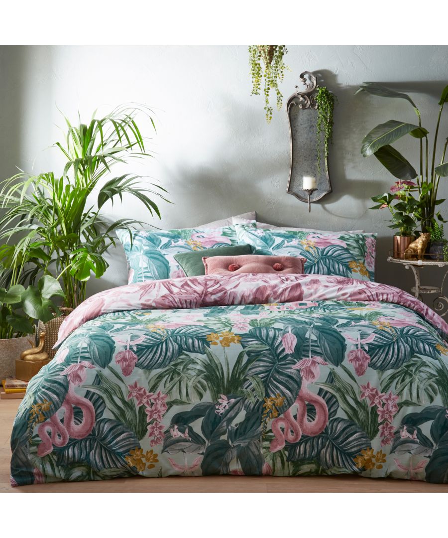 Get lost amongst the tropical floral jungle with this beautiful watercolour bed set. Delve deep amongst the tropical foliage to discover an exotic array of creatures hiding in their natural habitat, from the deadly praying mantis to an elegant purple snake. Perfect for hot summer nights.