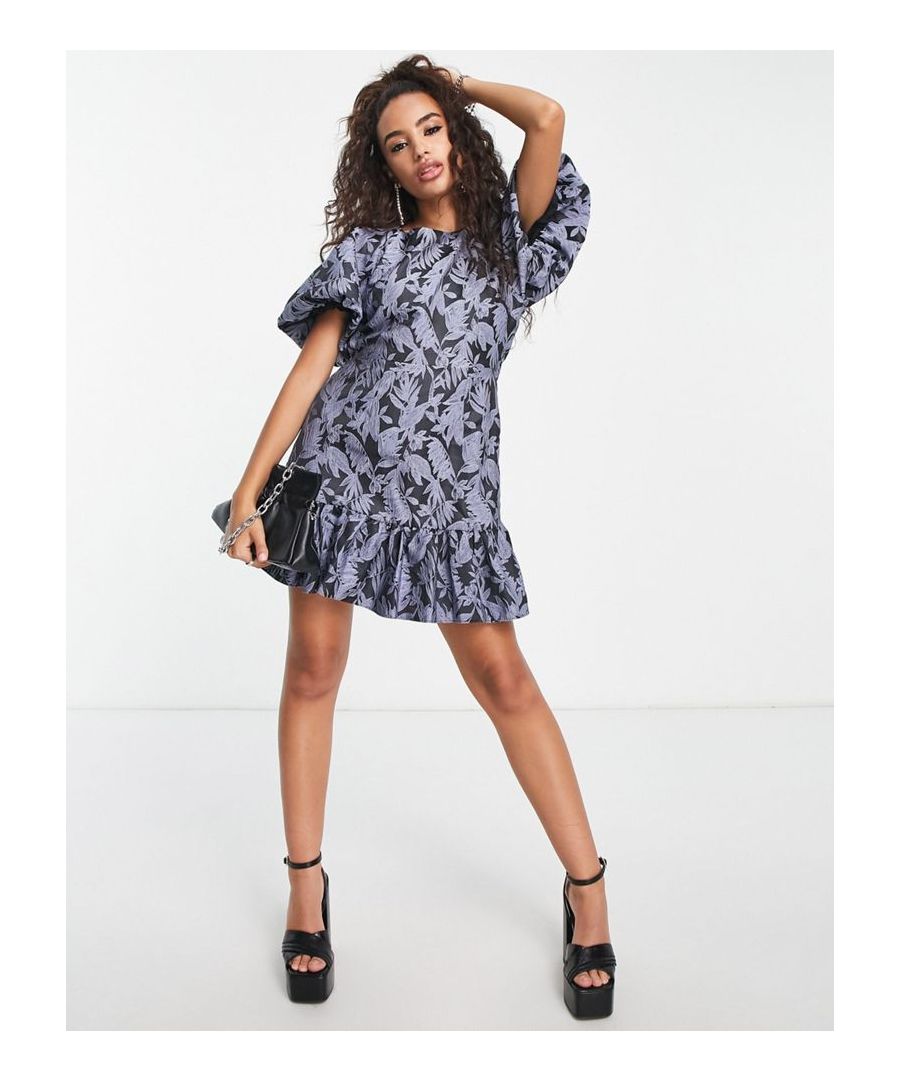 Petite dress by Topshop Do get caught wearing it twice Crew neck Puff sleeves Tie, open back Frill hem Regular fit Sold by Asos