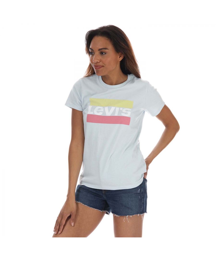 Womens Levis The Perfect T- Shirt in sky blue.-Crew neck.- Short sleeves.- Features iconic sportswear logo.- Levi’s logo tab to side.- Regular fit.- 100% Cotton. Machine wash at 30 degrees.- Ref: 173691618