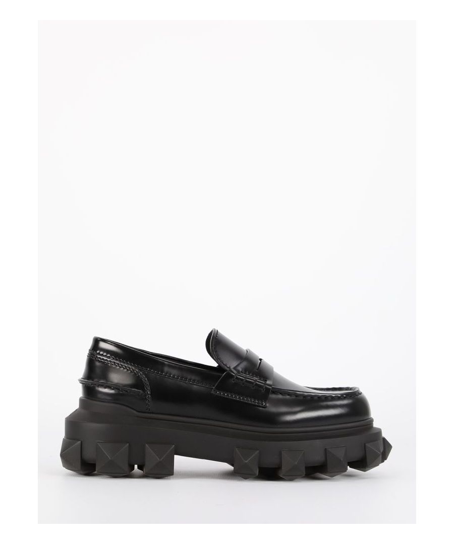 Trackstud loafers in black brushed calfskin. They feature VLogo detail on heel and rubber lug sole with embossed maxi studs pattern. Sole height: 5cm.