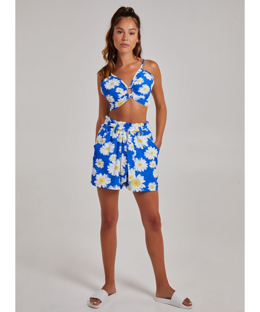 Struggling to find the right 'fit for your girls' holiday? This simple set is sure to give your holiday wardrobe a chic update. Wear with the Daisy Print Tie Back Crop Top for the ultimate summer look. 100% PolyesterMade in MoroccoWash With Similar ColoursIron On ReverseDo Not Dry CleanModel wearing size 6Model height: 5'8
