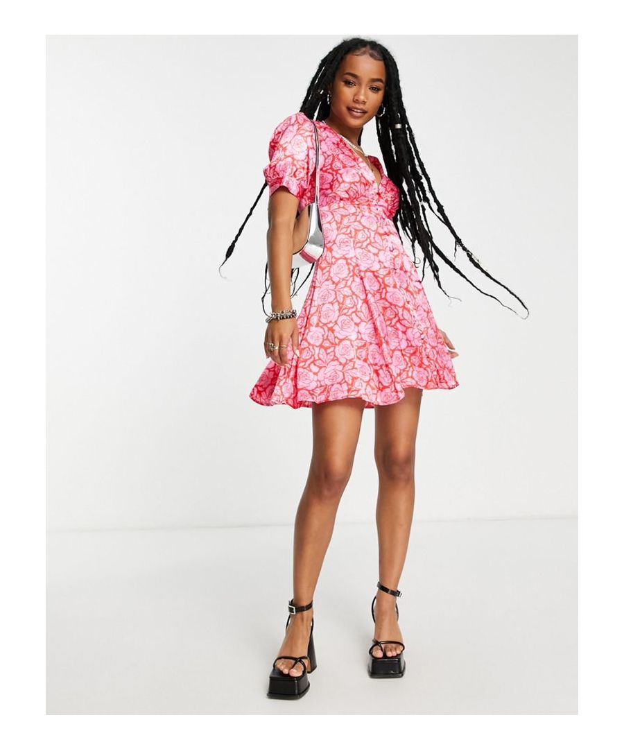 Petite by Topshop Petite This dress + you = perfect match V-neck Puff sleeves Button placket Slim fit Sold by Asos
