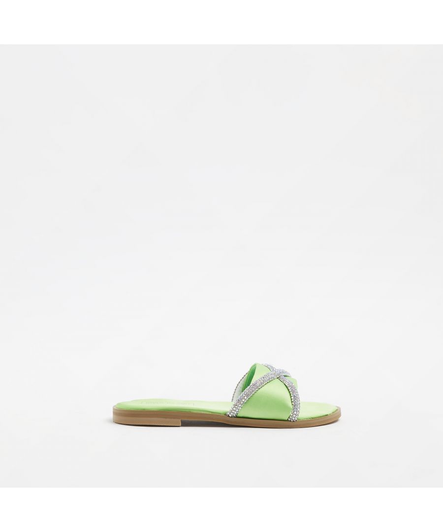 > Brand: River Island> Department: Girls> Colour: Green> Type: Sandal> Style: Slider> Material Composition: Upper: PU, Sole: Rubber> Upper Material: PU> Occasion: Casual> Shoe Width: Standard> Closure: Slip On> Toe Shape: Open Toe> Season: SS21