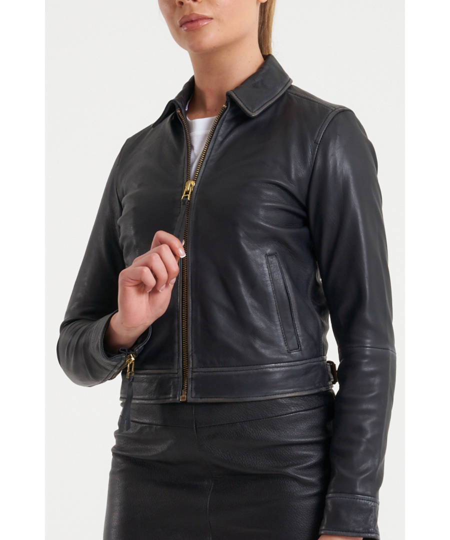 Add a twist to classic trends with the Barneys Originals washed leather harrington jacket. This piece is cropped at the waist and features gold coloured hardware. With two pockets and a stunning washed design. This gorgeous leather jacket is a must-have.