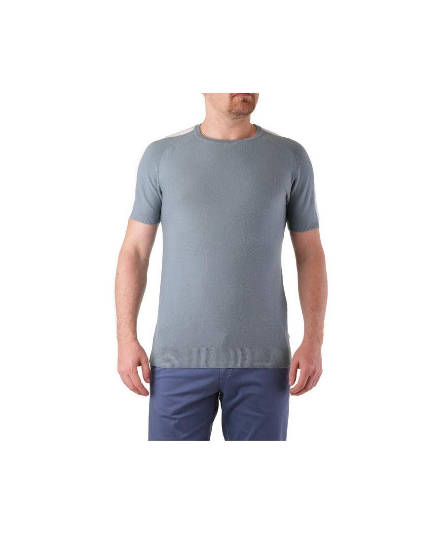 Brand: Liu Jo\nGender: Men\nType: T-shirts\nSeason: Spring/Summer\n\nPRODUCT DETAIL\n• Color: blue\n• Pattern: plain\n• Fastening: slip on\n• Sleeves: short\n• Neckline: round neck\n\nCOMPOSITION AND MATERIAL\n• Composition: -100% cotton \n•  Washing: machine wash at 30°