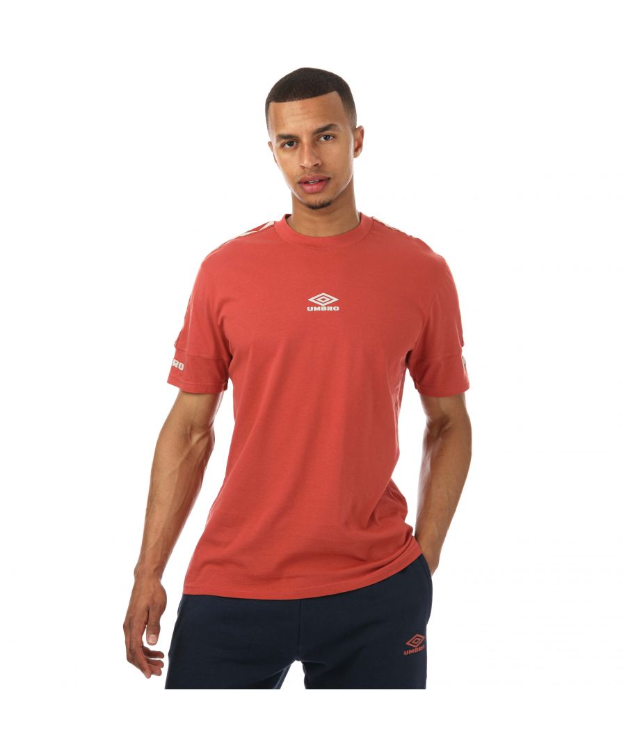 Mens Umbro Diamond Taped Crew T- Shirts in rust.- Crew neck.- Shorts sleeves.- Diamond tape running down on the arms and shoulders.- Matte plastisol print to chest and sleeve panel.- Regular fit.- 100% Cotton.- Ref: UMTM0602OG5BLK