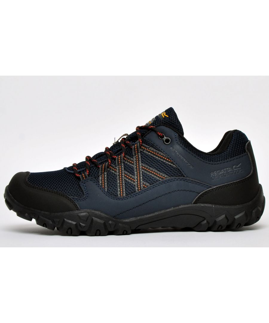 These mens Edgepoint outdoor shoes are ready for fast hikes and multifunctional use, with a state of the art mixed synthetic and textile upper that combines light, breathable support with mid-cut protection.\n Featuring Isotex and hydropel water resistant technology, designed to keep feet fresh and dry.\n The padding around the collar and tongue provides comfort, and a slip-resistant outsole helps you stabilise on rugged ground with the best grip and premium agility.\n - Isotex - seam sealed waterproof internal membrane liner\n - Hydropel- water resistant technology\n - Textile/synthetic upper\n - Padded collar and tongue for all day comfort\n - EVA comfort footbed\n - Stabilising shank technology for underfoot protection\n - Lightweight TPR outsole\n - Regatta branding