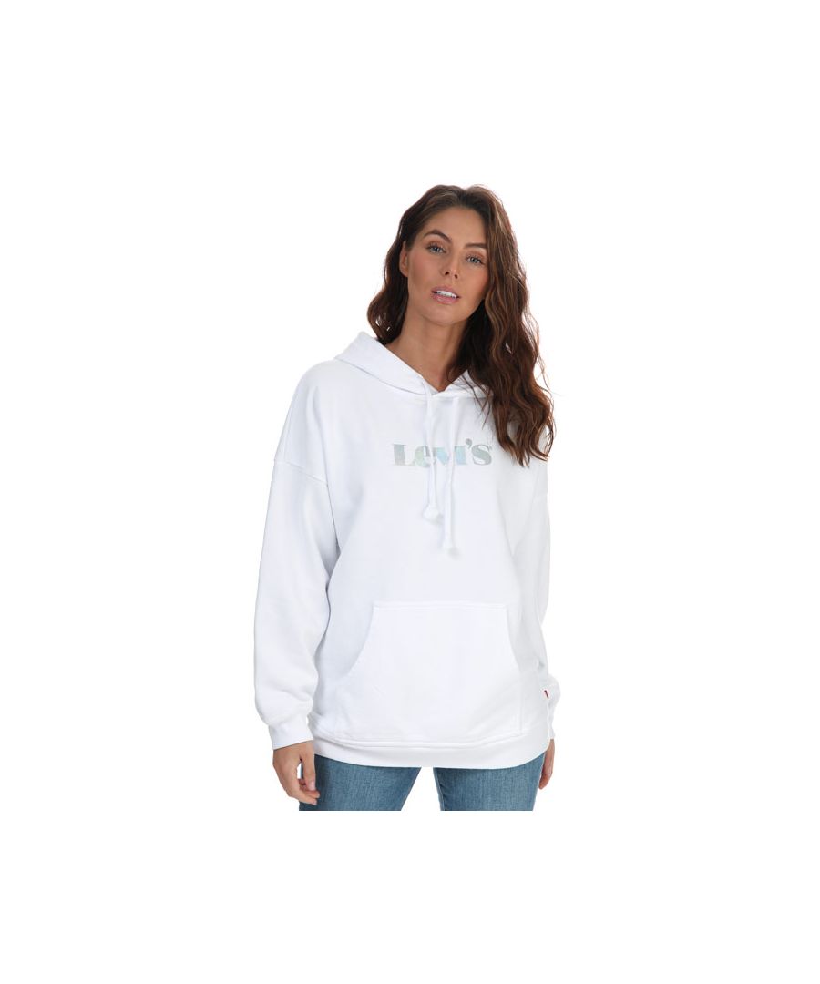 Womens Levis Rider Iridescent Graphic Hoody in white.- Classic hoodie.- Long sleeves.- Levi's® logo at the chest.- Ribbed cuffs and hem. - Kangaroo pocket.- Relaxed  oversized fit.- 100% Cotton.  Machine washable. - Ref: 344000011