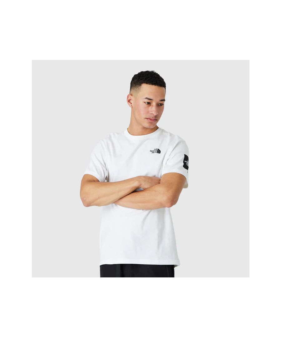The classic tee from The North Face is an absolute must-have. The top is made of high-quality materials and has a round neck. Thanks to the regular fit, the T-shirt has exceptional comfort and freedom of movement.\nArticle Number: NF0A55IBFN4\nGender: Men\nColour: TNF White