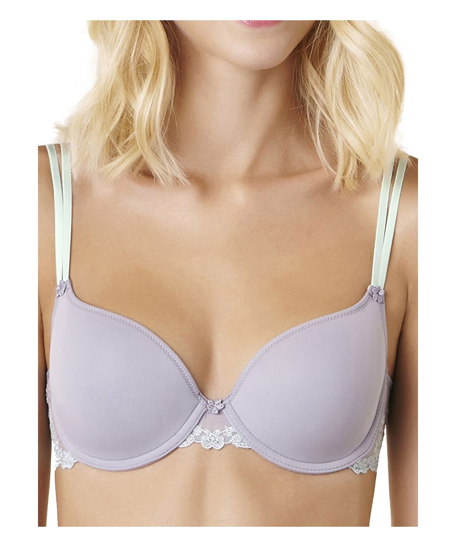 Passionata by Chantelle, the White Nights T-Shirt Bra is perfect for wearing all day long.   This underwired bra features smooth foam padded matte cups and adjustable twin straps and secures at the back with a two hook and eye fastening.