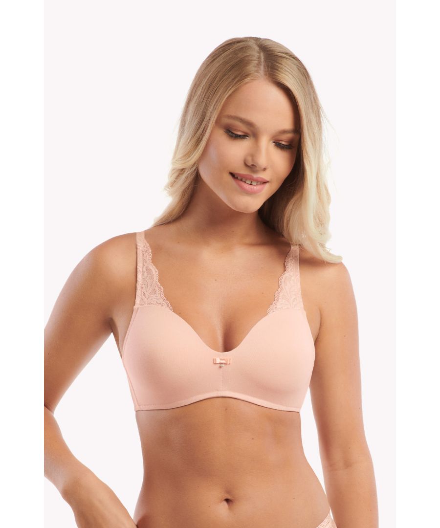 This non-wired padded foam cup bra from the Lisca ‘Juliette’ range is extremely comfortable with soft, seamless cups and lace straps in the back. Features elastic under the bust, hook fastening and decorative bow pendant. Fastening band and straps are adjustable and wider in larger sizes.