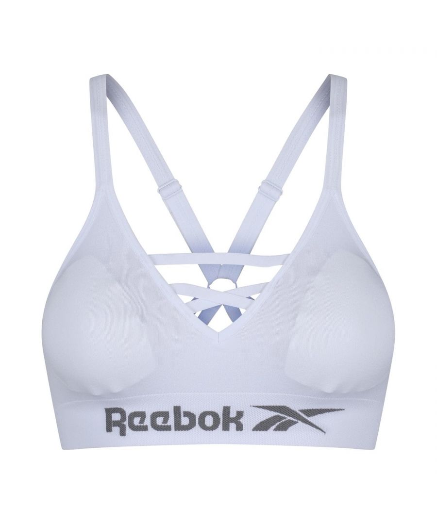 Reebok Terri SL Bra Crafted with a v-neckline that has extra straps across the front, some adjustable multi-strap racer-back bra straps and an elasticated under-band for a comfortable wear. Finished with removable padding to the cups for extra comfort along with the signature Reebok branding that completes the look. Do not miss out on this one.