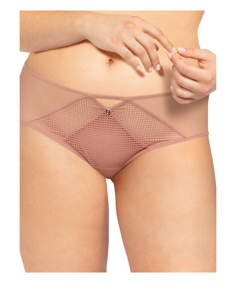 Part of the Motif collection, these Chantelle Mid Rise Briefs are lightly lined and offered in a Blush colourway. Seamless, lightweight and lined. Made from 100% Polyamide/Nylon and machine washable.