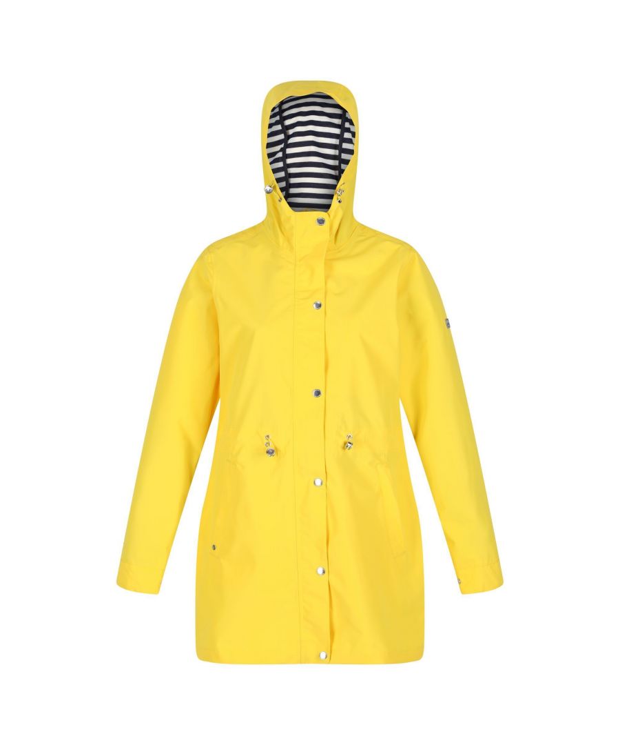Materiaal: 100% polyester. Stof: Rekken. Ontwerp: Logo, eenvoudig. Verstelbare taille, getapete naden. Stof Technologie: Ademend, DWR Afwerking, Isotex 5000, Vochtafvoer, Waterdicht. Manchet: verstelbaar, drukknoopsluiting. Halslijn: Kapitein. Mouwtype: Met lange mouwen. Kap Eigenschappen: Verstelbaar, Opgekweekte Kap, Single Jersey Gevoerd. Lengte: Mid Lengte. Zakken: 1 veiligheidszak, intern, 2 zijzakken. Bevestiging: Knijper, ritssluiting. 5000g/m²/24hrs. Waterdichte classificatie: 5000mm. Hem: Verstelbaar.