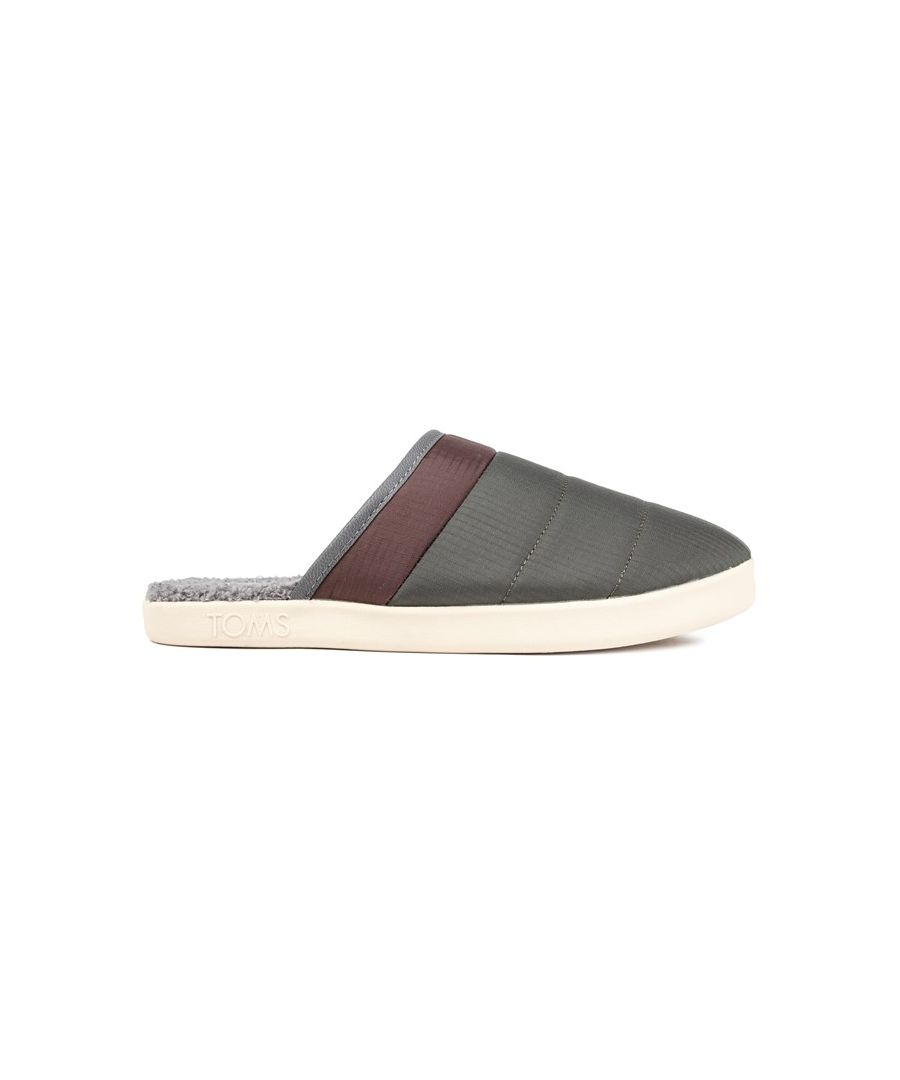 Men's Khaki Toms Ezra Closed-toe Slippers With A Padded Nylon Upper Featuring Burgundy Cuff, Soft Woollen Fleece Lining And Footbed, Finished With The Iconic Woven Branded Tab. These Slip-on Mules Have A Padded Insole, And Lightweight Cream Branded Rubber Sole.
