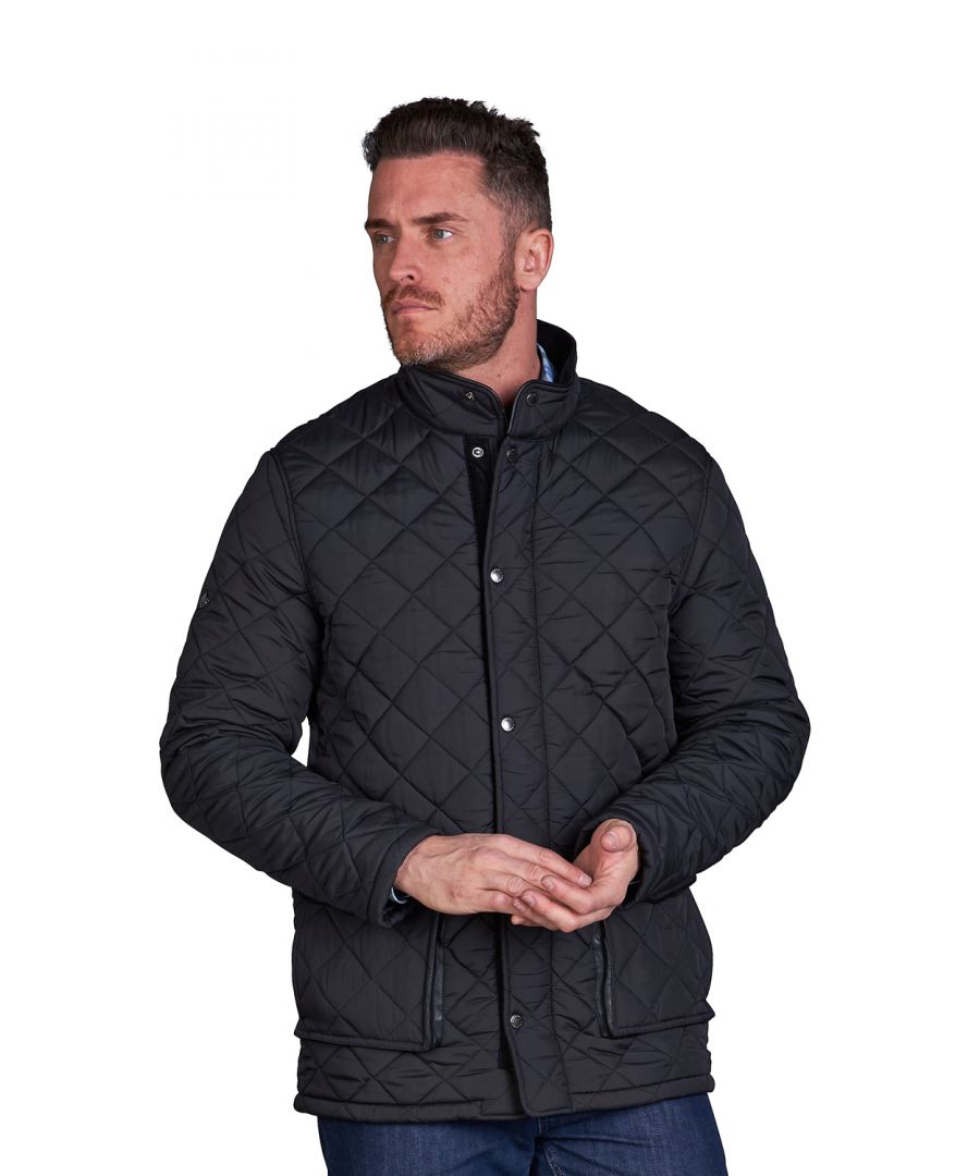 A classic quilted field jacket for those cool winter days. This versatile piece is perfect for a variety of occasions, whether an extra layer over a polo or with your favourite knitwear and hoodie for winter outings. Features the iconic Raging Bull logo badge to the arm.