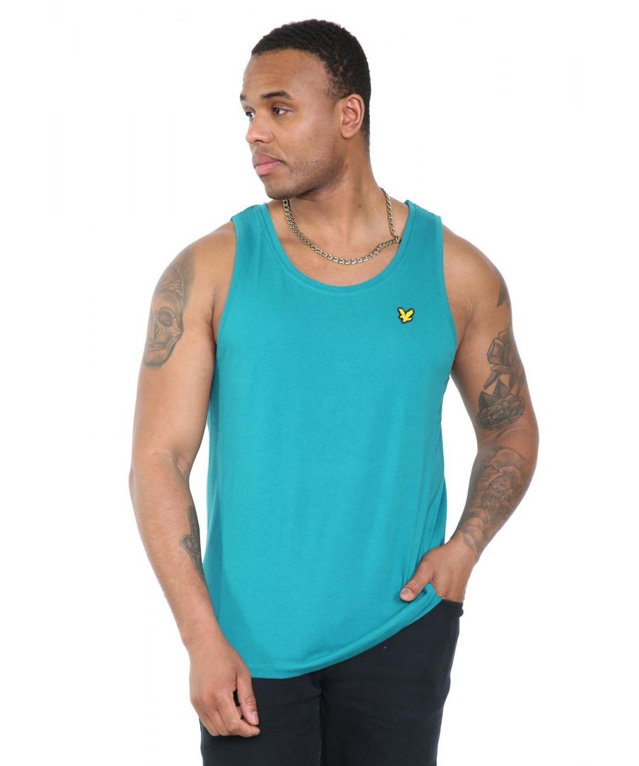 Signature Lyle & Scott Golden Eagle branding. Sports essential vest with a classic cut. Made with wicking materials. Complete your sportswear look with the Dartmoor Lyle & Scott Vest. Perfect for layering up and braving the elements, this men’s sports vest features seasonal neutrals and a comfortable, durable cotton jersey and polyester mix.