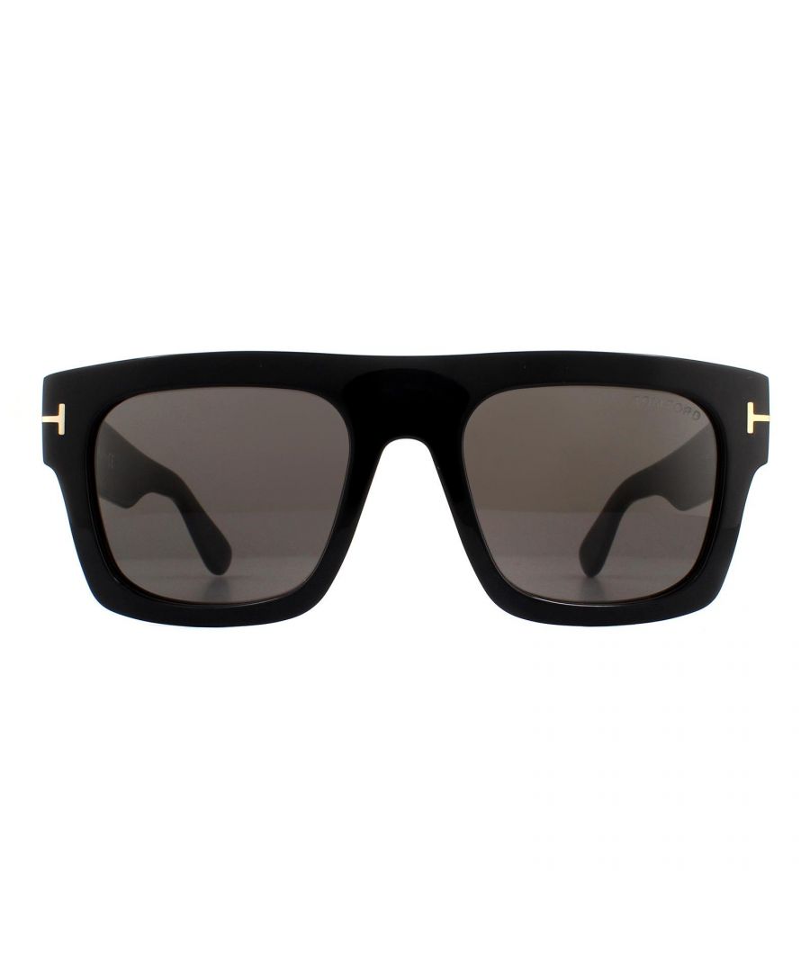 Tom Ford Sunglasses 0711 Fausto 01A Shiny Black Smoke Grey are a typically bold fashion statement from Tom Ford with the flat top and extra chunky full rim acetate frame. The signature T bar wraps the temple and Tom Ford plate finishes the end pieces with aplomb