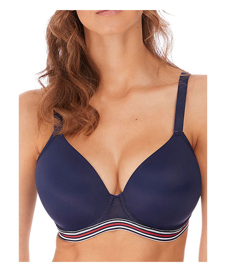 Freya Wild is the perfect range to spice up your lingerie collection. This moulded plunge bra has a lowered neckline to discretely show off your cleavage, without the push up effect. The underwired cups also feature a wide elastic underband, providing great support. The adjustable straps ensure the perfect fit! With bold prints and lace detailing, this is an absolute must-have!