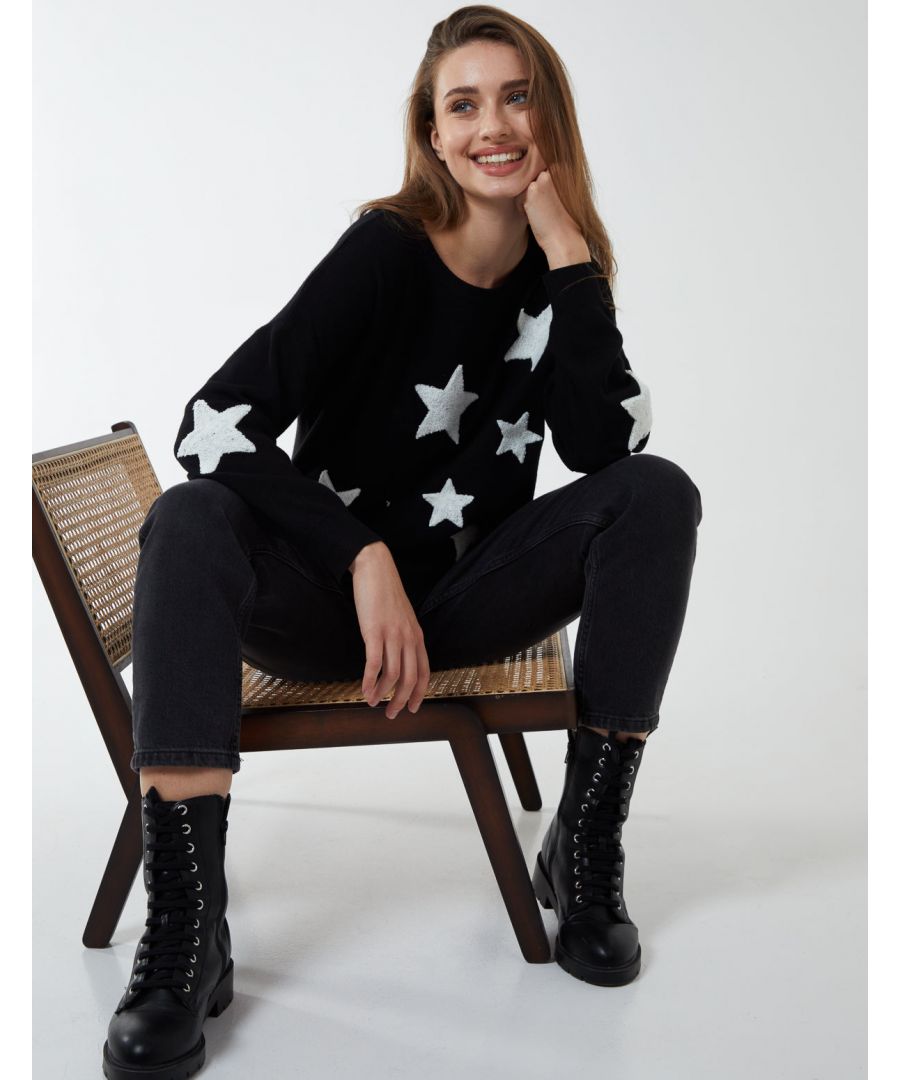 A wardrobe superstar, this jumper is a cosy style for the season. Decorated with stars, long sleeves and soft knitted fabric. Wear it with jeans and heeled ankle boots!