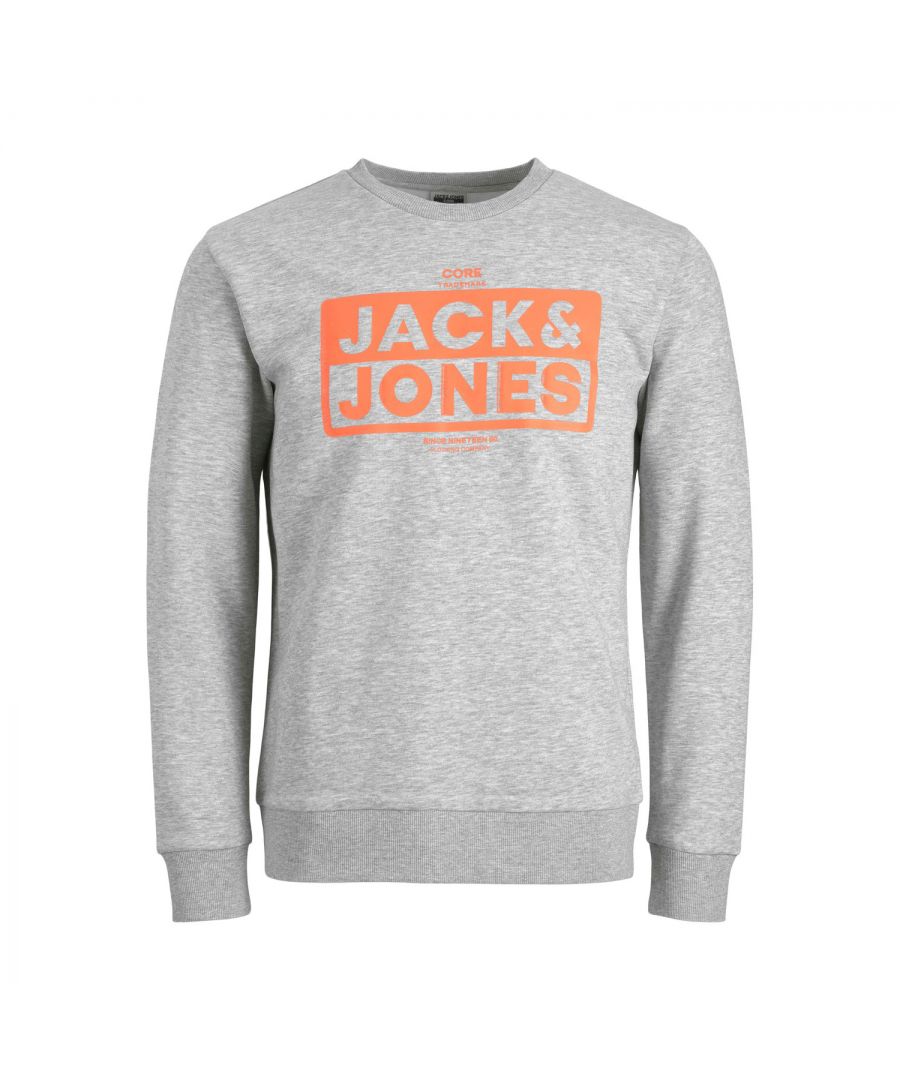 Heren sweater van het merk Jack & Jones. De sweater is gemaakt van hoogwaardig katoen en polyester. De fijne mix van deze materialen zorgt voor een heerlijk warm draagcomfort.  Merk: Jack & JonesModelnaam: Jcokim Sweat Crew Neck FstCategorie: heren sweaterMaterialen: katoen/polyesterKleur: grijs