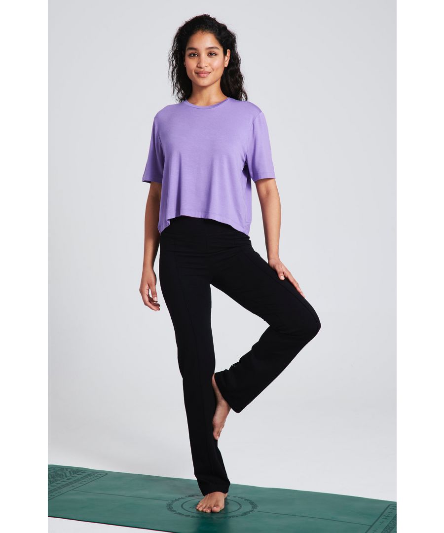 The perfect shorter length, relaxed fit tee ideal for running, yoga, HIIT, or worn with jeans every day.\n\nRelaxed fit great for layering\nMade with 95% Bamboo Viscose, 5% Elastane\nUnrivalled softness and great for sensitive skin\nNaturally sweat-wicking and breathable\nFrom sustainably managed forests\nOeko-Tex certified no nasties in the dyeing process