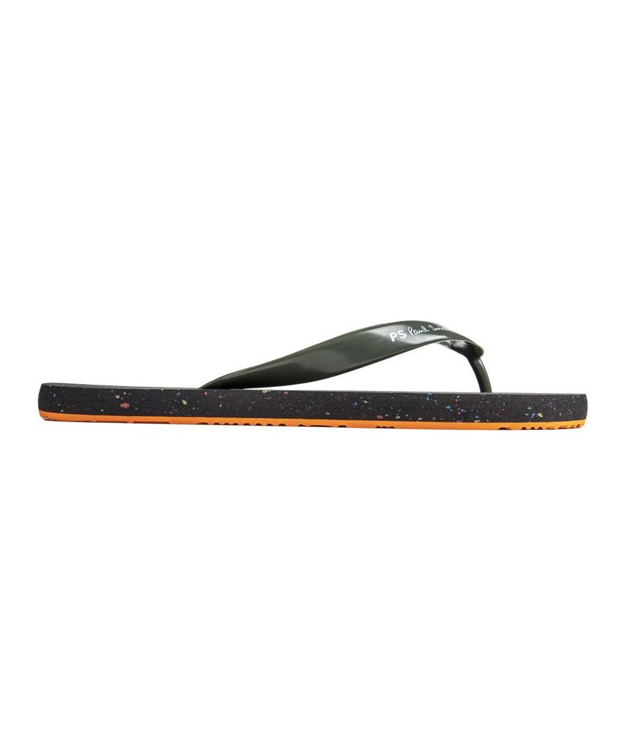 De iconische sandaal van Paul Smith bewijst dat slippers zowel comfortabel als stijlvol kunnen zijn. De herenslippers van Dale zijn ontworpen met gerecyclede rubberen zolen. reliëf branding en gemerkte bandjes. geef het een zomer. zon en leuke sfeer.