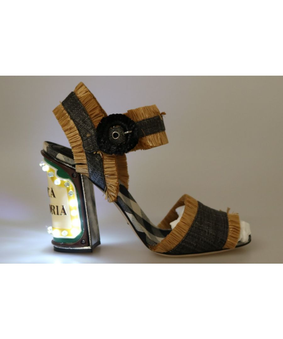 DOLCE & ; GABBANA Superbe nouvelle marque avec étiquettes, 100% Authentique Dolce & ; Gabbana LED lumières embelli Antica Trattoria sandales chaussures. Modèle : Sandales cheville Matériel : Paglia, paille Couleur : Beige et gris Motif : ANTICA TRATTORIA LED éclair sur les talons Câble de charge régulière Entrée 5V 1,6A Bouton ON et la sortie de charge sur le côté des talons Batteries intégrées à l'intérieur des talons Fermeture cheville boucle Semelle en cuir Détails du logo Fabriqué en Italie Taille : estampillé EU37 / UK4.5 / US6.5