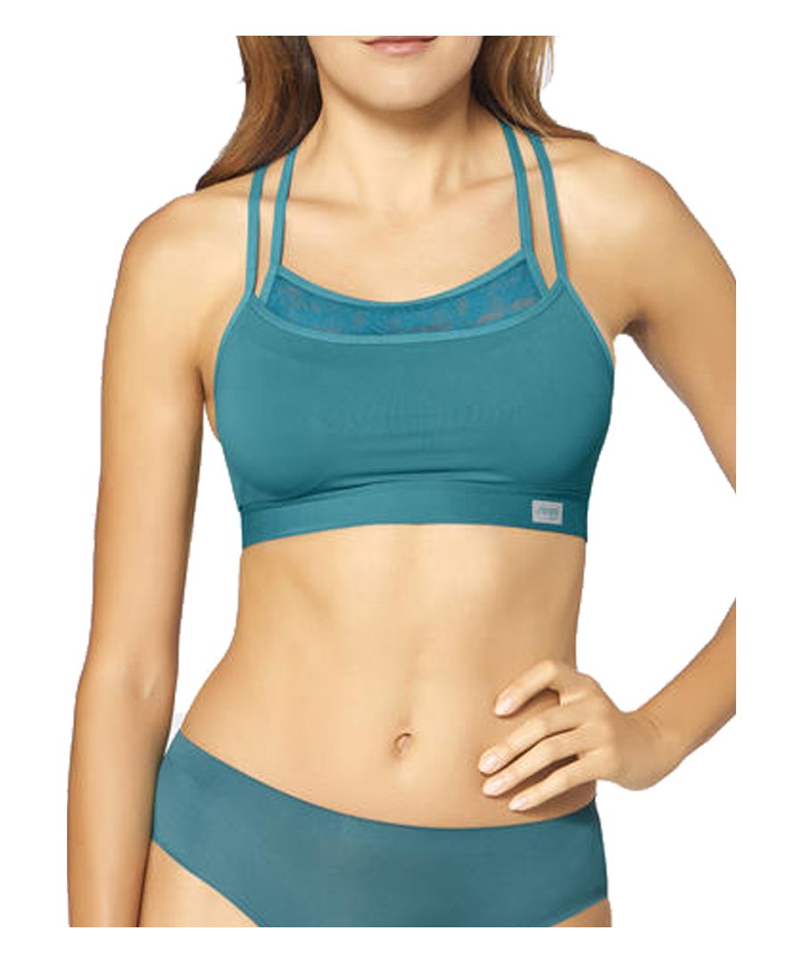 This Sloggi sports bra from the Womens mOve range features soft cups with removable padding for a flattering fit.  The material uses HeatSol technology and moisture/odour preventing material. This sports bra also features FeiQ Glide technology to prevent friction during your workout. Perfect for getting  fit and healthy!
