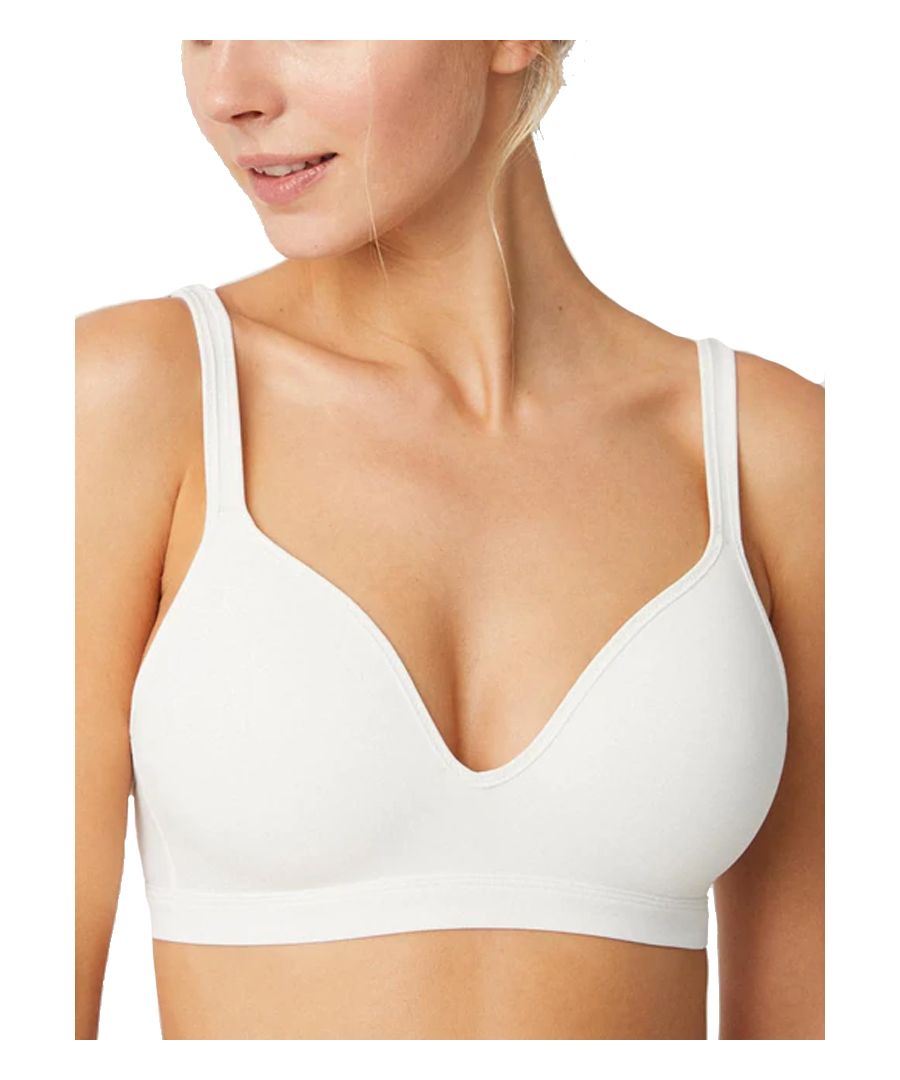 The Ysabel Mora Moulded Triangle bralette is lightly padded cups provide you with additional comfort, for all day every day comfort. The super soft straps are both adjustable and the bralette also features hook and eye fastening for the perfect fit.