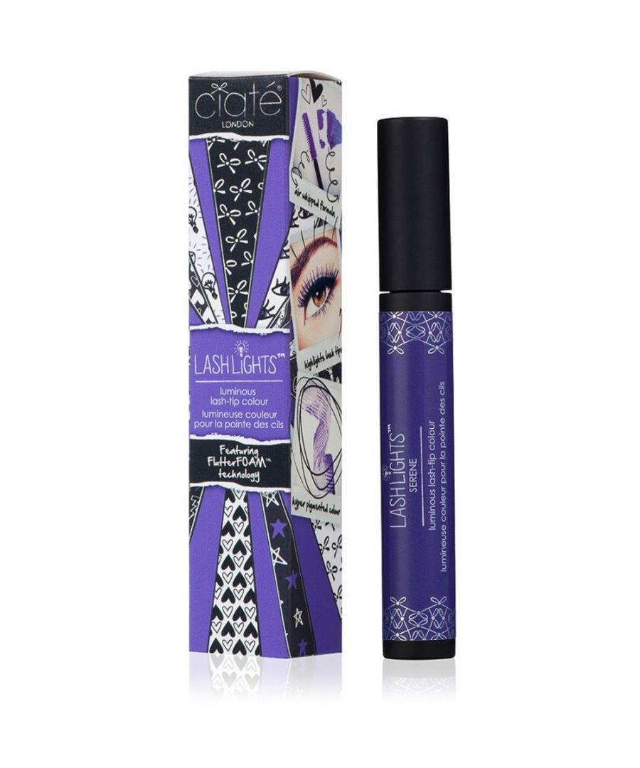 Ciate Lashlights provides the volume and density of a classic mascara. This is an amazing mascara that delivers lash plumping crumblefree colour with a feather light finish and adds a burst of colour to your lashes.