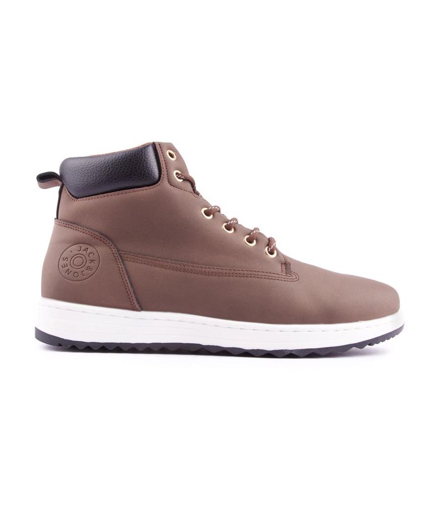 The Winston Men's Boot Isn't Just Any Old Chukka, This Is A Stylish, Comfortable, Contemporary Boot From Jack & Jones. Crafted From A Premium Upper, It's The Perfect Partner For All Your Favourite Styles. Featuring A Heel Tab, Moulded Footbed For Added Comfort And Flexible Lightweight Outsole For Extra Support And Style.