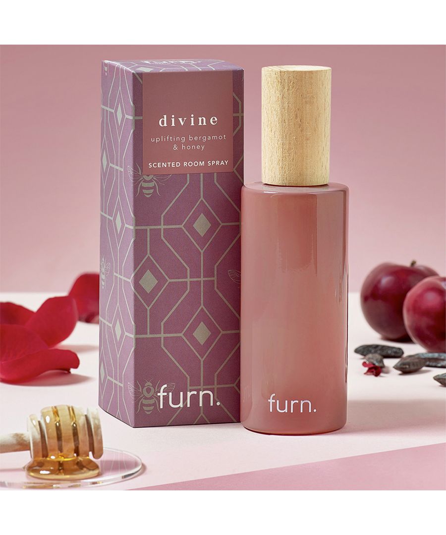 Bee happy with this uplifting scent bergamot and honey happiness with sweet dewy fruit and tonka bean. This room spray has top notes of Bergamot and Sweet Plum, Heart notes of Honey & Rose, and finally base notes of Amber and Vetiver.