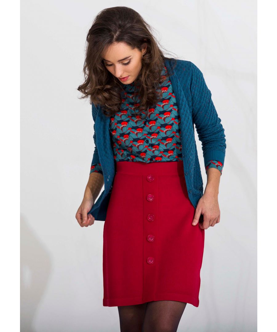 Rode slim-fit rok met sierknopen en een hoge taille