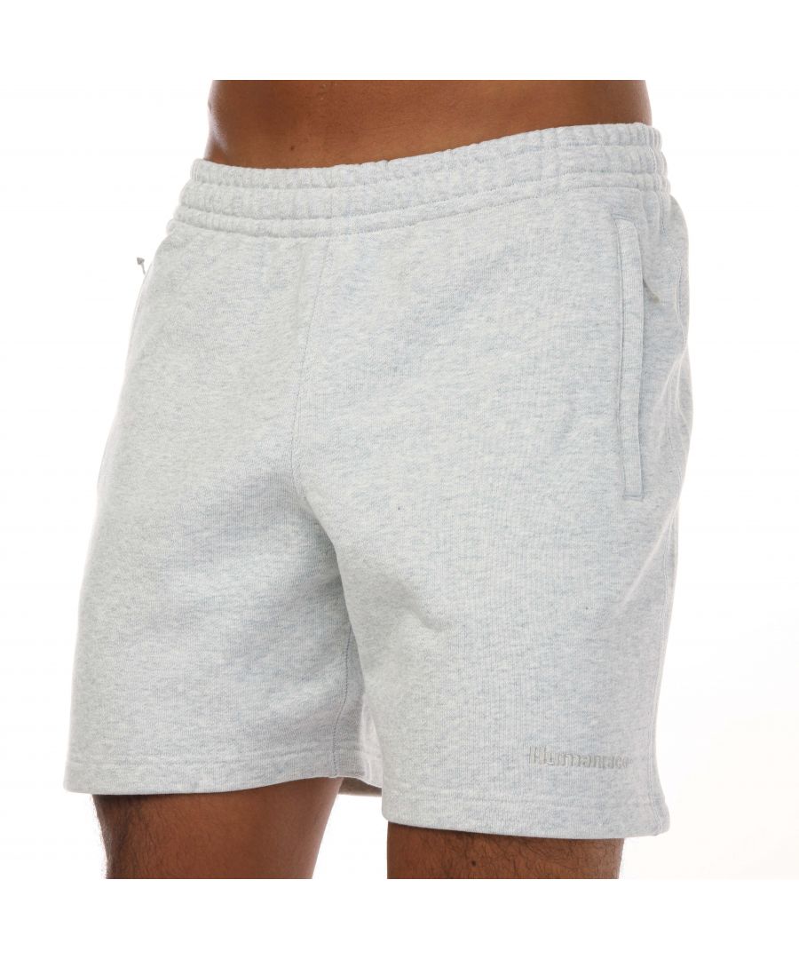 adidas Originals Pharrell Williams X Basic Shorts in grey marl.- Drawcord on elastic waist.- Two zippered side pockets .- Back pocket.- Embroidered logo on the left leg.- Regular fit.- Main Material: 100% Cotton.- Ref: H58282
