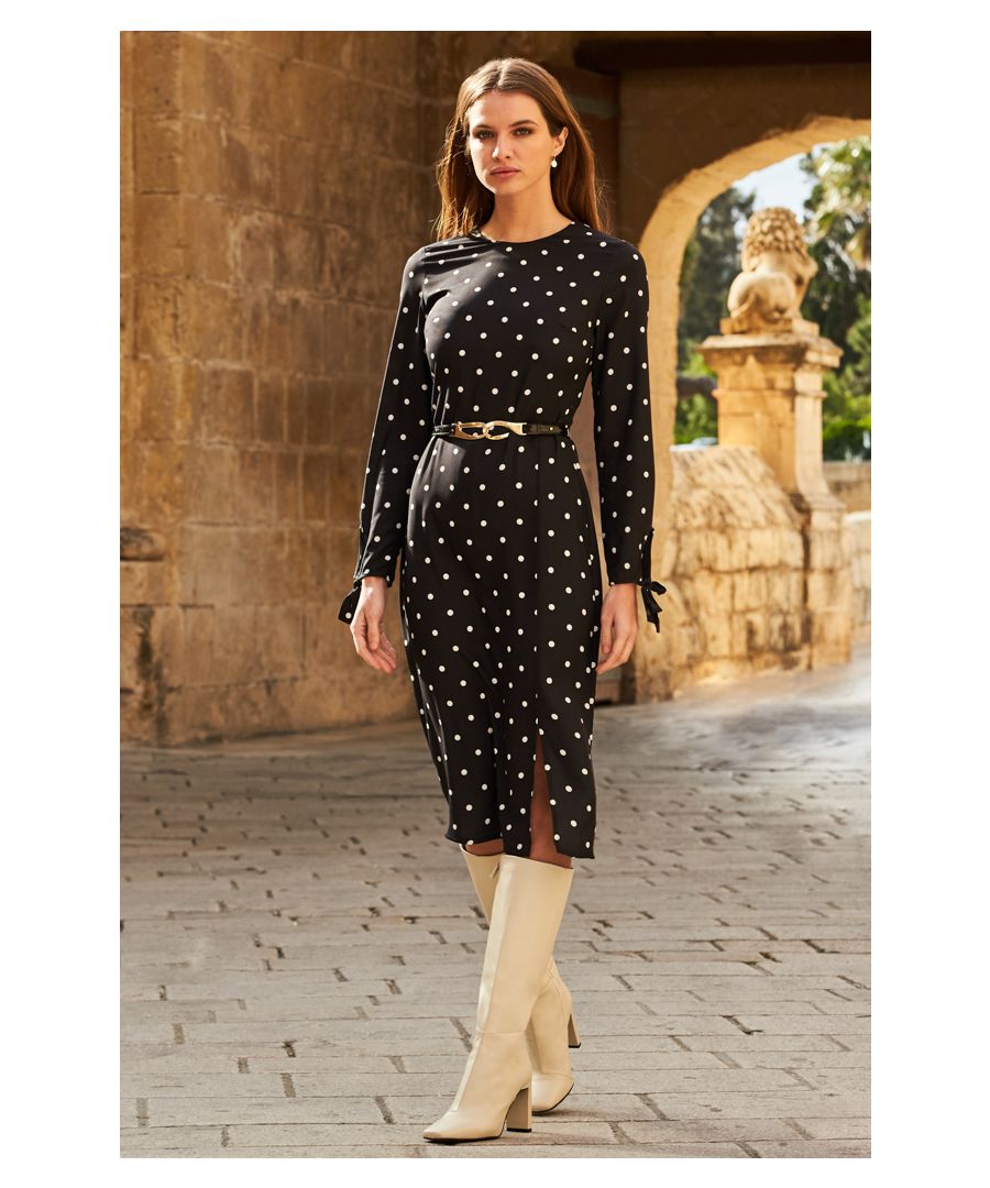 REASONS TO BUY: The print with wear-forever appealEasy to wear: just throw on and goStatement tie detail sleevesSexy front splitIt's seriously versatileAdd glamour with knee-boots or take it off-duty with trainers