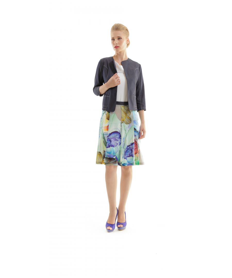 Slinkily silky and supremely soft, this fabulously fluid skirt will up the femininity factor in your closet this season. Designed with a bold floral print and crafted with flowing panels, this flattering piece is sure to turn heads as you walk on by! A denim contrast waistband adds an contemporary edge. Back button closure with concealed zip fastening. Model shown is 178cm and is wearing size 36/S.