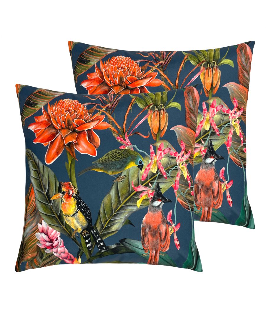 Bring the tropical feels to your outdoor space. Featuring a trio of exotic birds, this fully reversible design in vibrant orange tones is sure to stand out in any garden.
