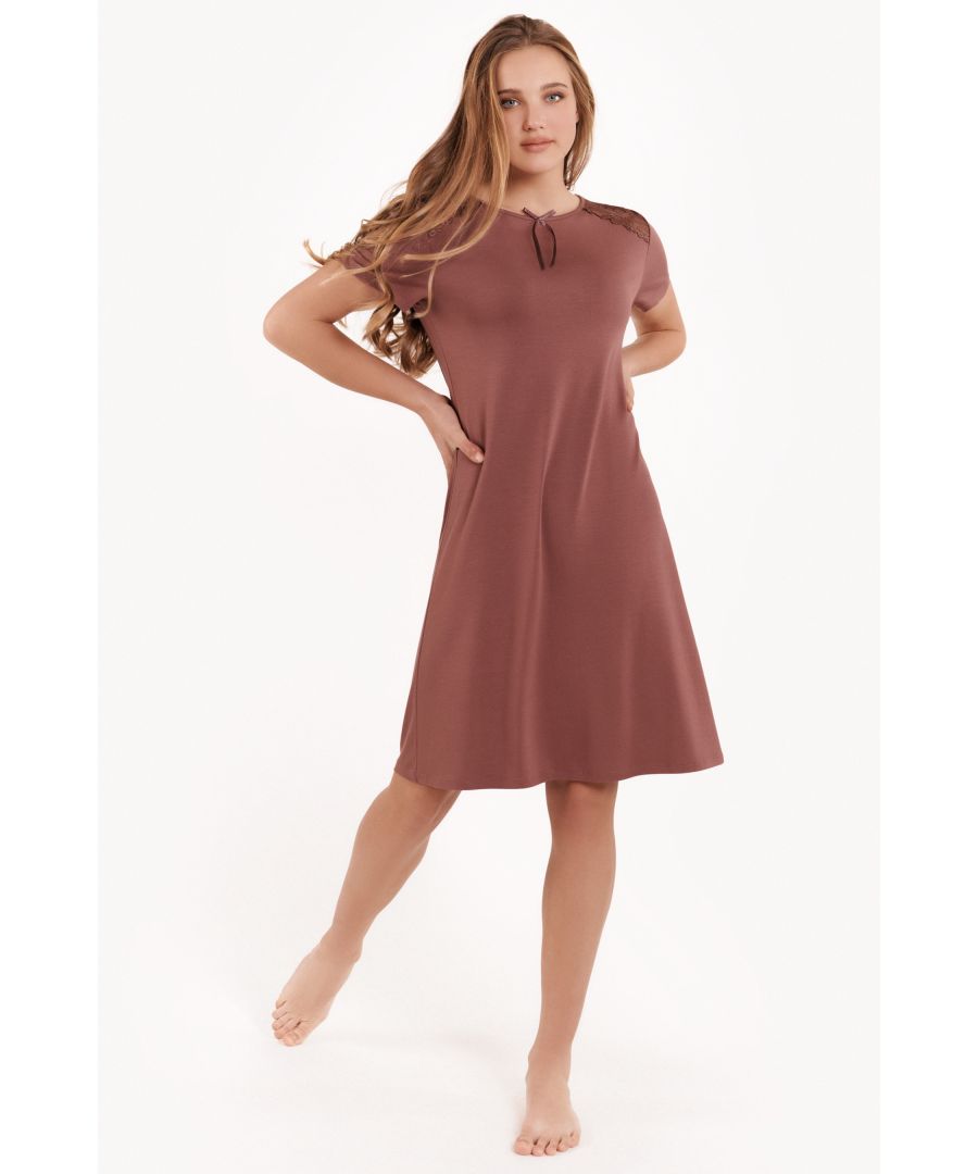 This lovely short nightdress from the Lisca 'Harvest' range is made from comfortable modal material that is soft to the touch and has a pretty silky sheen. The nightdress has a gentle lace detail in the sleeves.