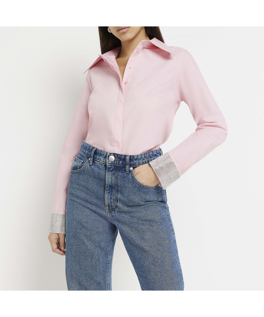 > Brand: River Island> Department: Women> Type: Regular> Style: Tunic> Material Composition: 100% Polyester> Material: Polyester> Size Type: Regular> Fit: Regular> Closure: Button> Pattern: Solid> Occasion: Casual> Season: AW22> Sleeve Length: Sleeveless> Neckline: Collared