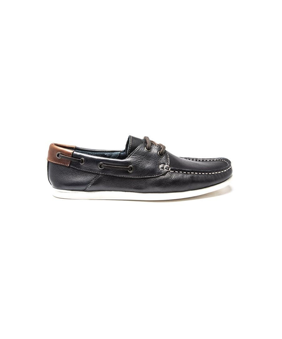 A Summer Staple, The Mast Men's Boat Shoe Will Look Great Teamed With Chinos Or Shorts. The Rich Navy Traditional Deck Shoe Is Crafted From Leather And Also Boasts Leather Laces For A Luxurious Finish.