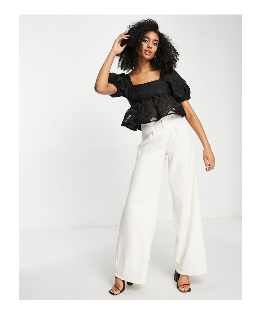 Blouse by Topshop Your better half Square neck Puff sleeves Open, strappy back Frill hem Cropped length Regular fit Sold by Asos
