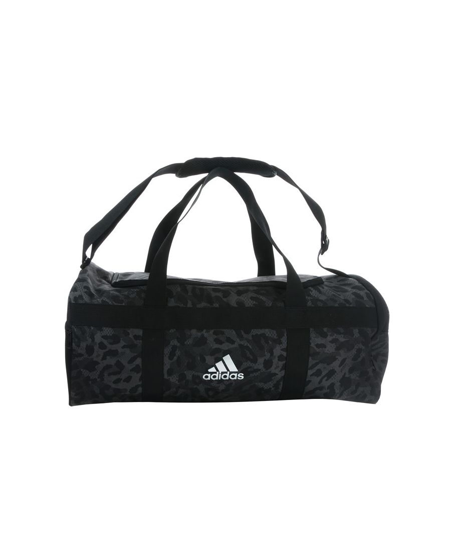 adidas 4ATHLTS Duffel Bag- Medium in grey black.- Adjustable padded shoulder straps.- Ventilated external shoe compartment.- Zip pocket on end.- Outer slip-in pocket.- Inner slip-in pockets.- Volume: 37.25 L.- Dimensions: 57 cm x 28 cm x 28 cm.- Main Material: Outer: 100% Polyester (Recycled). Inner: 100% Thermoplastic Elastomer. Lining: 100% Polyester (Recycled). Paddig: 100% Polyethylene.- Ref: GL0920Measurements are intended for guidance only.