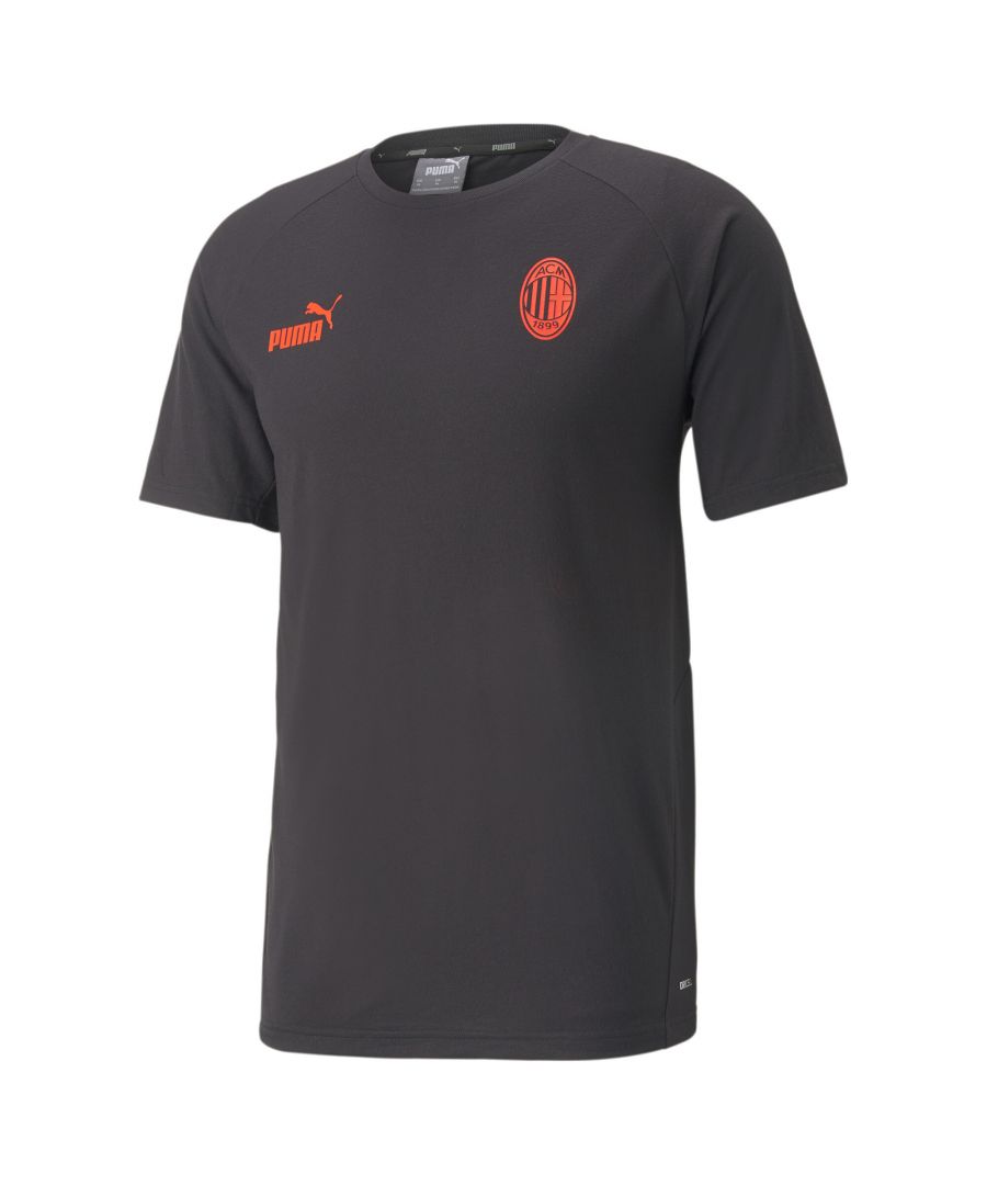 PRODUCT STORY Rep A.C. Milan football off the pitch just like the players do with this Casuals tee. Emblazoned with the crest of the team, make your allegiance to the Rossoneri known wherever you go. FEATURES & BENEFITS : dryCELL: Performance technology designed to wick moisture from the body and keep you free of sweat during exercise Recycled content: Made with at least 20% recycled material as a step toward a better future DETAILS : Official crest on chest PUMA No.1 logo on chest Slim fit