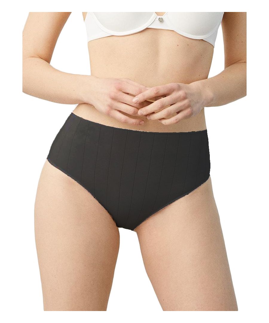 These high waisted briefs by Ysabel Mora are perfect for everyday wear. These elasticated ribbed maxi briefs are made from cotton making them extremely comfortable. The invisible seams means that these cannot be seen under clothing, and they also do not leave marks or dig into skin. Size Guide: M (12), L (14), XL (16), 2XL (18).
