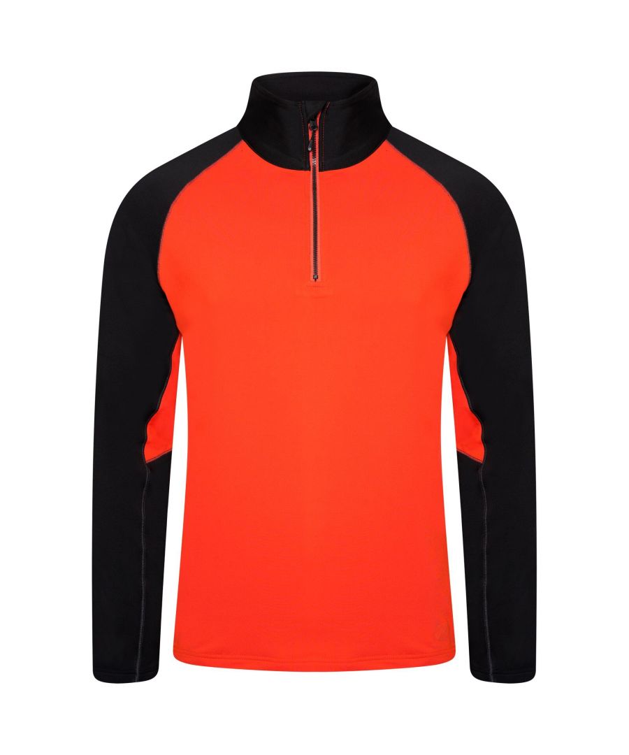 95% Polyester, 5% Elastane. Fabric: Core Stretch. Design: Contrast Sleeves, Logo. Sleeve-Type: Long-Sleeved. Fastening: Quarter Zip. Neckline: Standing Collar. Fabric Technology: Lightweight, Quick Dry. Sustainability: Made from Recycled Materials.