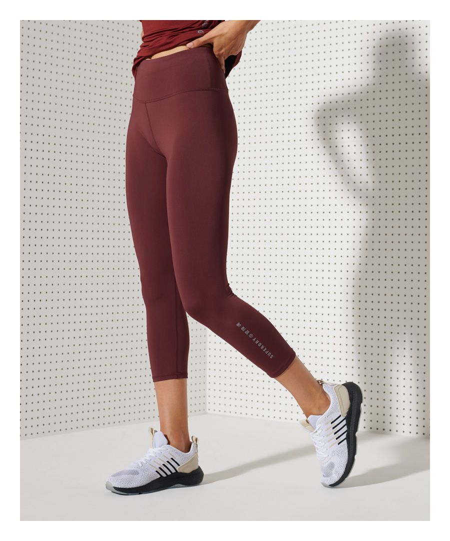 Sweat in style while you workout this season, featuring a cropped stylish design with reflective logos and a handy back pocket for that locker key.Fitted: A body sculpting fit, tight to the bodyElasticated waistbandBack zip pocketCrop leg designReflective logo