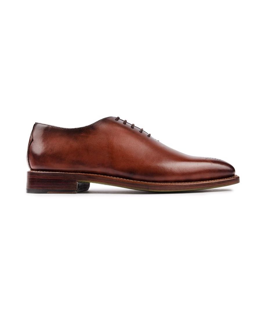 A Minimalistic, Elegant Style With A Classy Design, The Tan Oliver Sweeney Yarford Men's Shoe Is A Must-have For Every Smart Occasion And Your Business Look. Featuring A Luxurious Weinheimer Calf Leather Upper With A Polished, Slim Appearance. These Shoes Are Effortlessly Elegant.