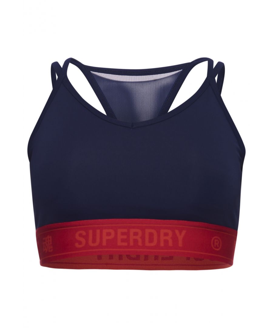 Workout in style this season with the Training Strappy Bra featuring a strappy back design, mesh panelling, elasticated branded hem and chest padding.Strappy designMesh panelElasticated hemPaddingBranded hem
